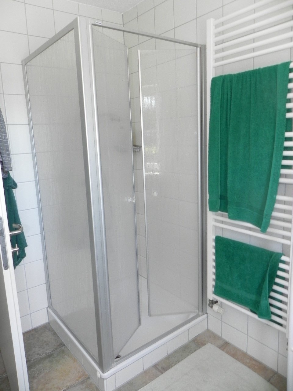  Bad mit Dusche